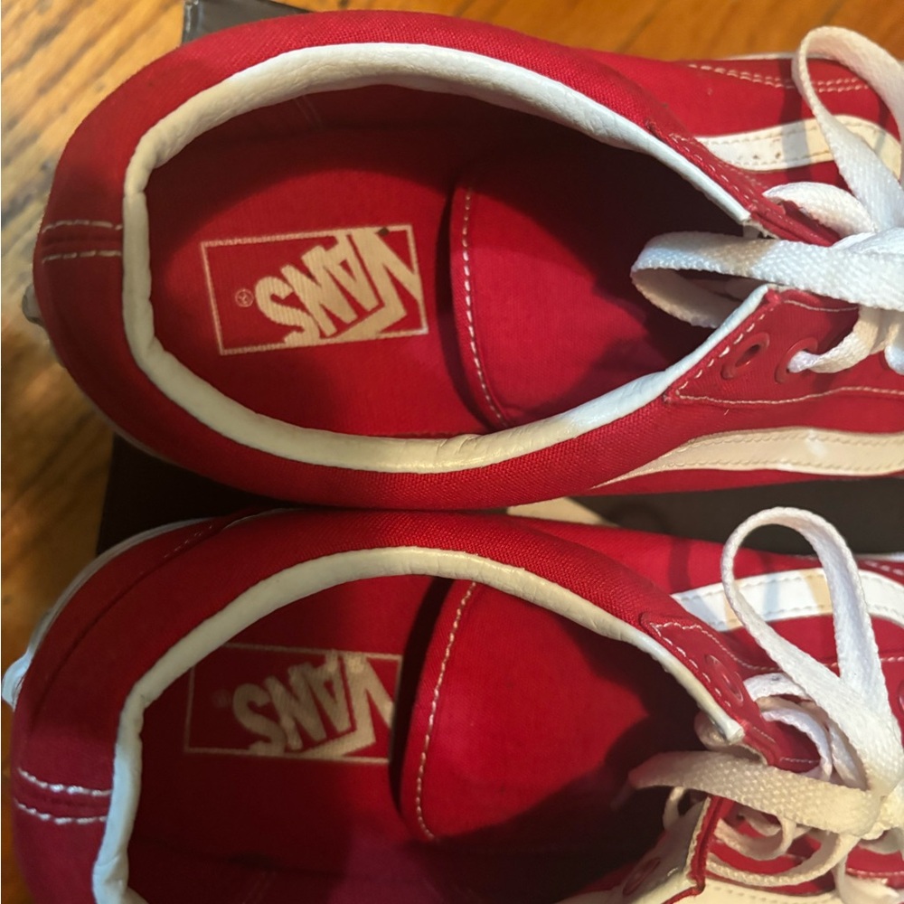 Vans - Picture 4 of 7